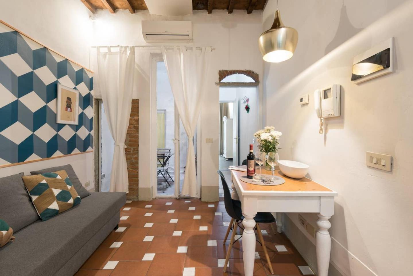 F4 - Santa Croce One Bedroom Flat 2 To 4 Guests Florença Exterior foto